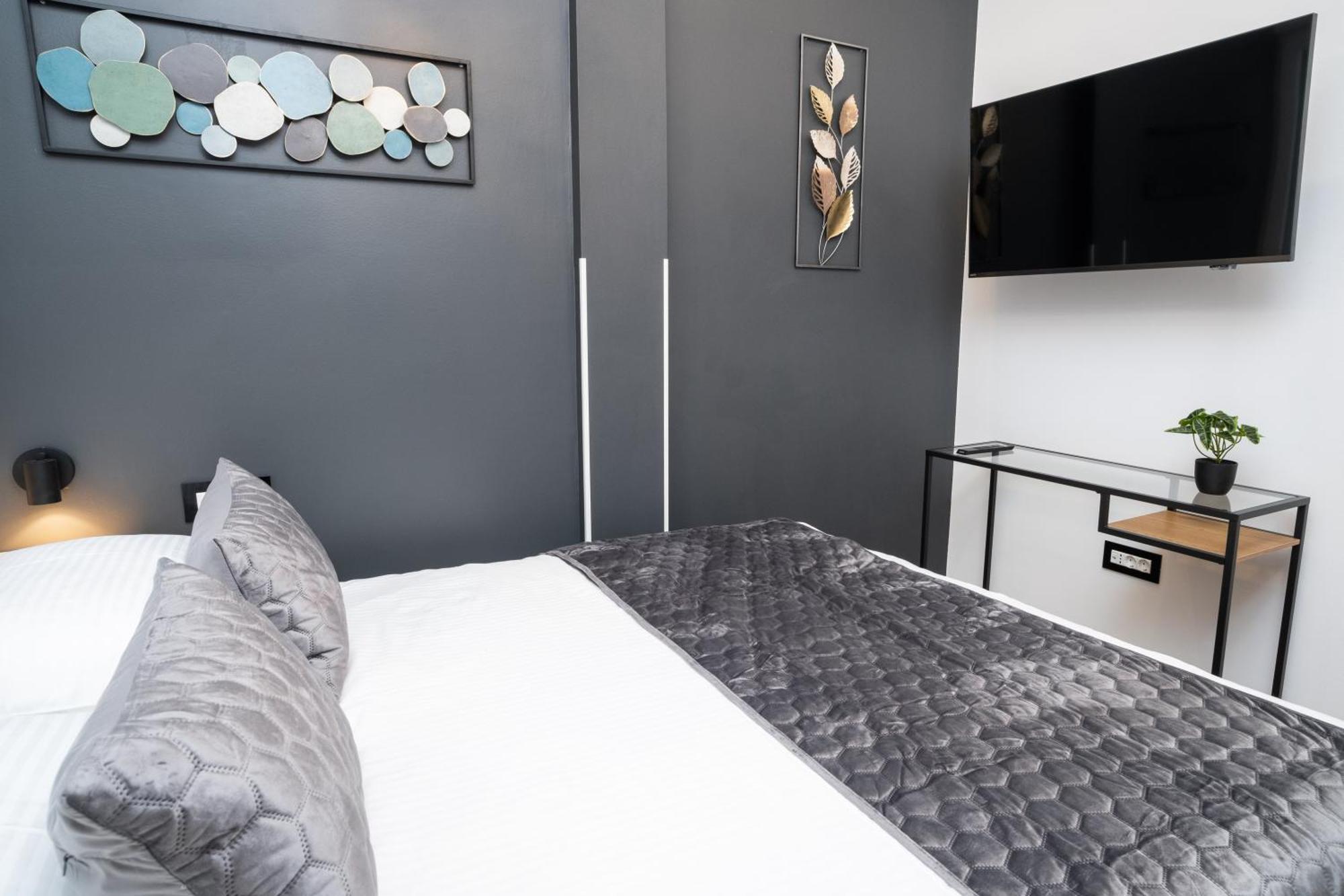 Atelier Apartment