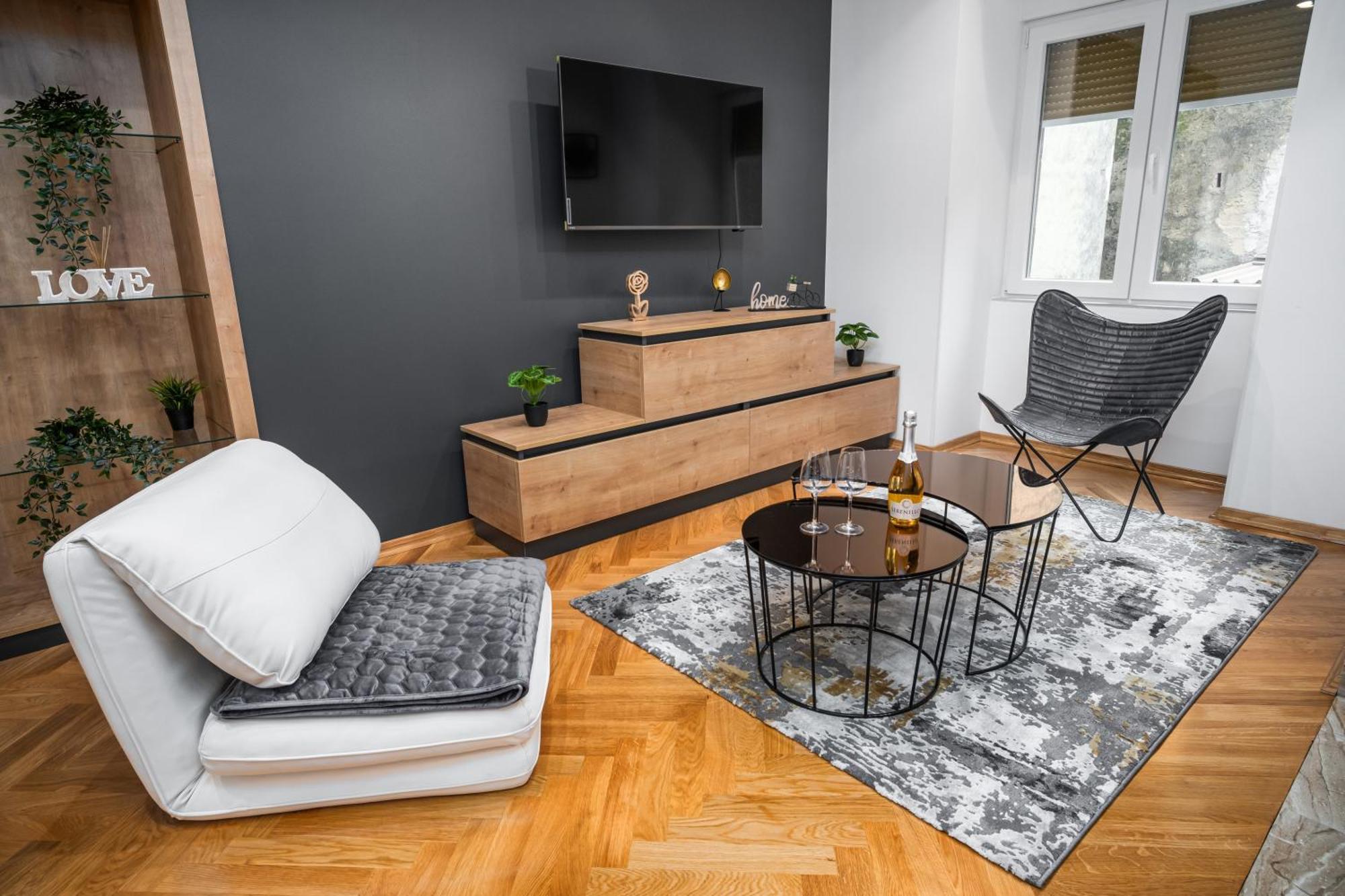 Atelier Apartment